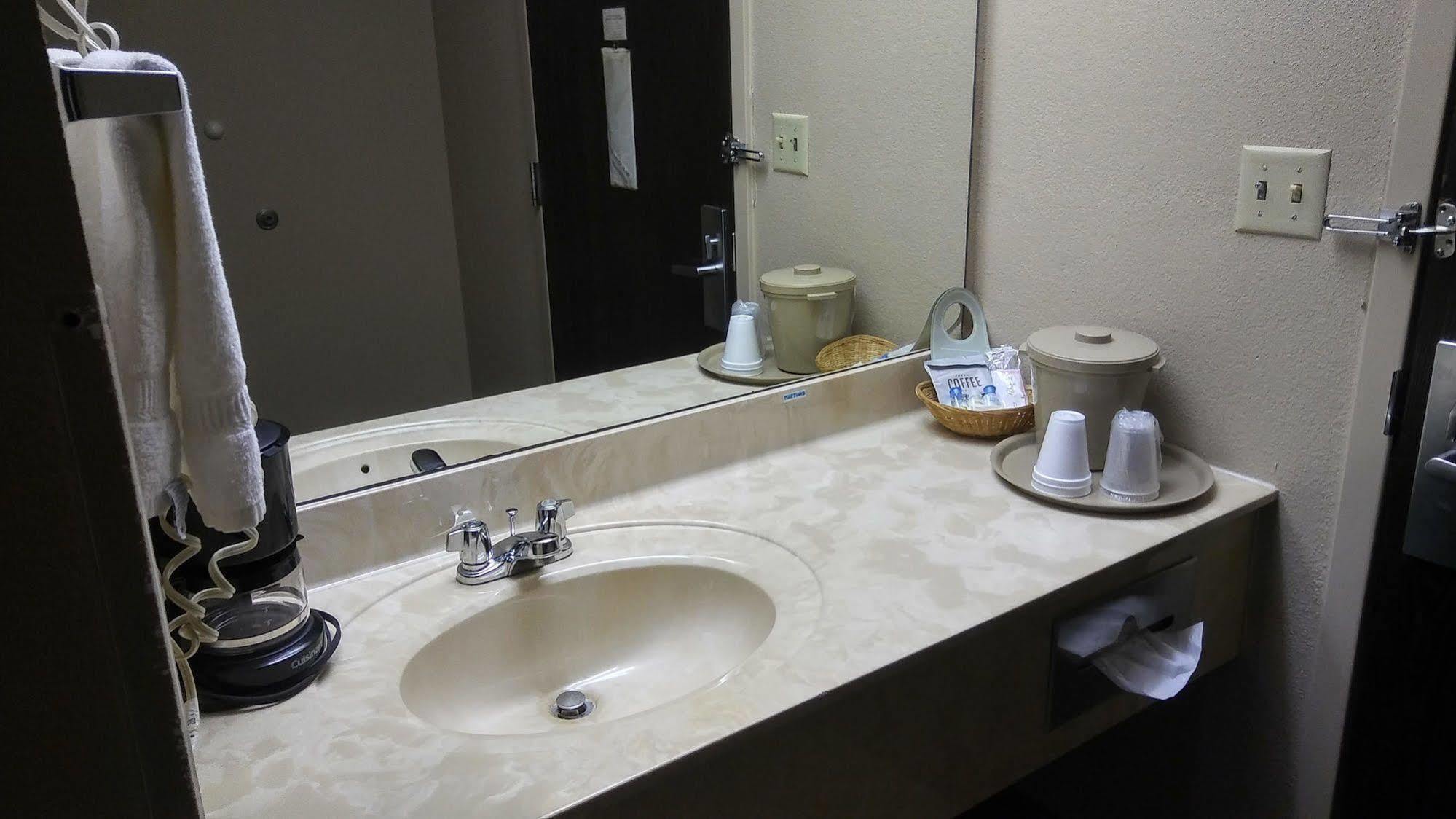Briarwood Inn - Sparta ภายนอก รูปภาพ